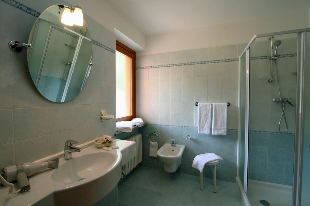 Hotel Dama Bianca Valtournenche Zimmer foto