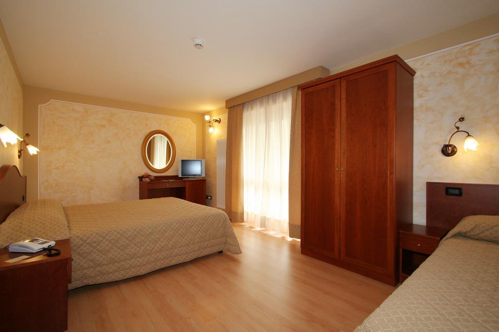 Hotel Dama Bianca Valtournenche Zimmer foto